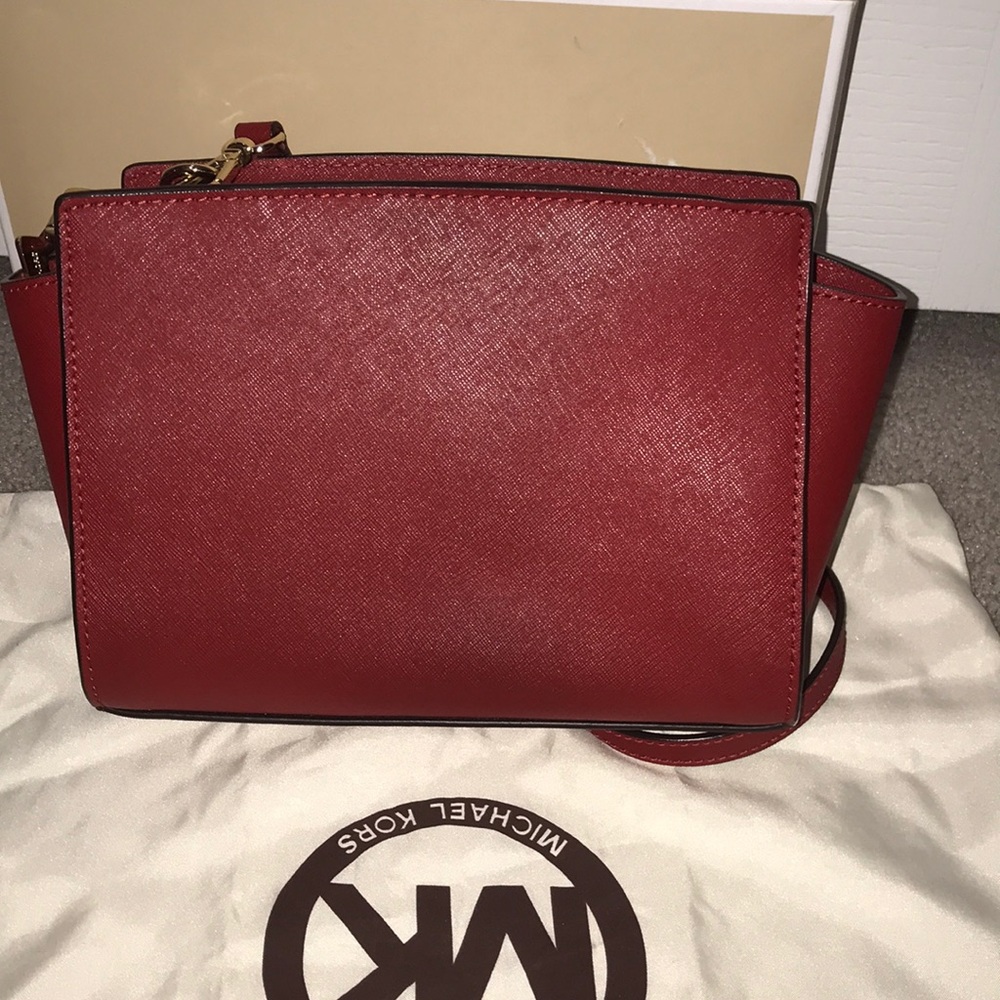 NWOT Red Michael Kors Selma bag cross body - Picture 3 of 8
